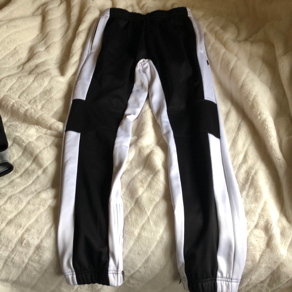 Men’s black and white jogger